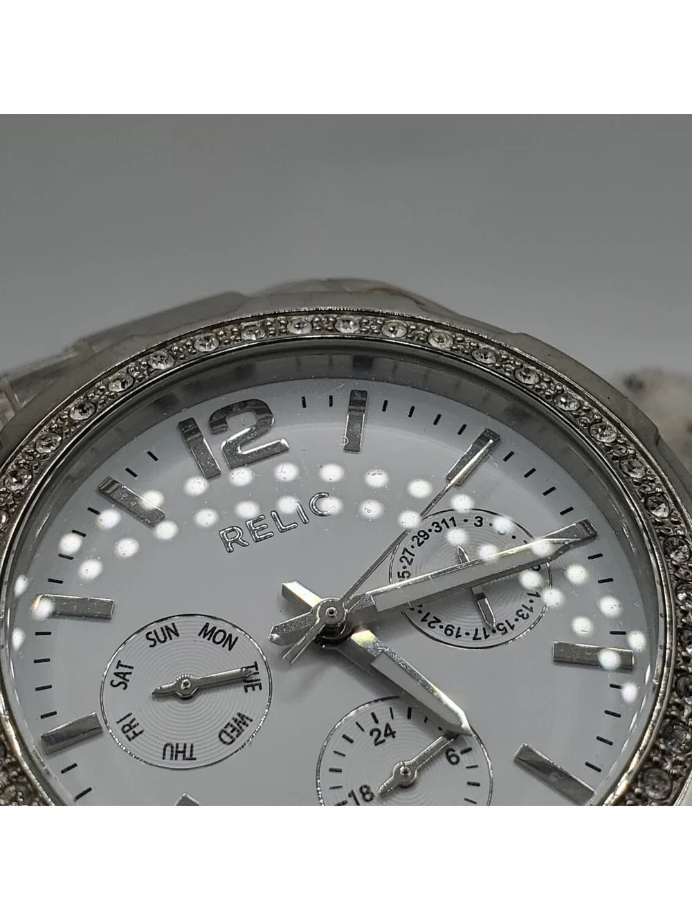 Relic Watch Women Silver Tone Multi Dial Pave Bezel Clear Band New Battery 37mm